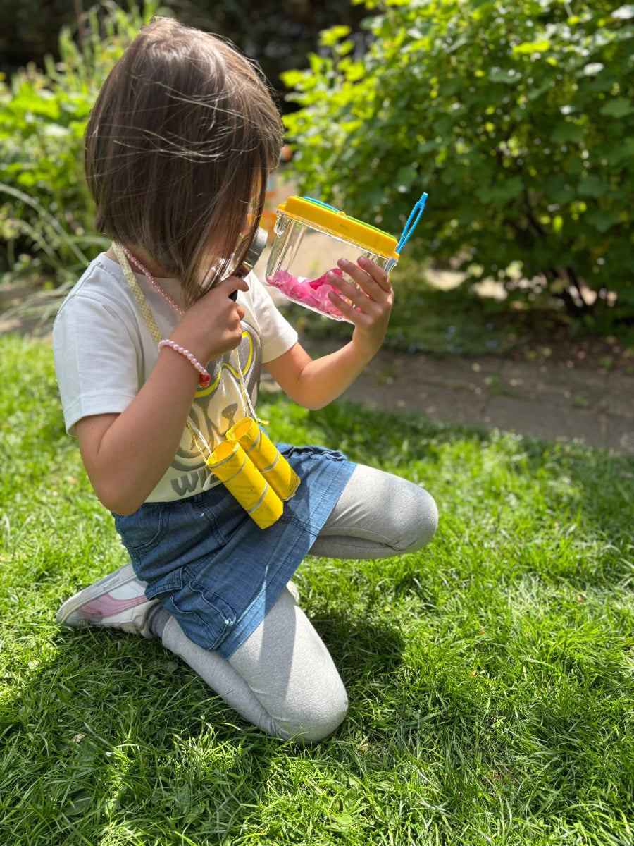 Kind trägt LOUCA Rock entspannt - komfortable Kinderkleidung Alltag