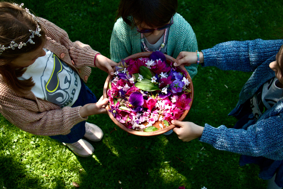 Kinder tagen LOKI Cardigan mit Blumen - natürliche Kindermode Outdoor