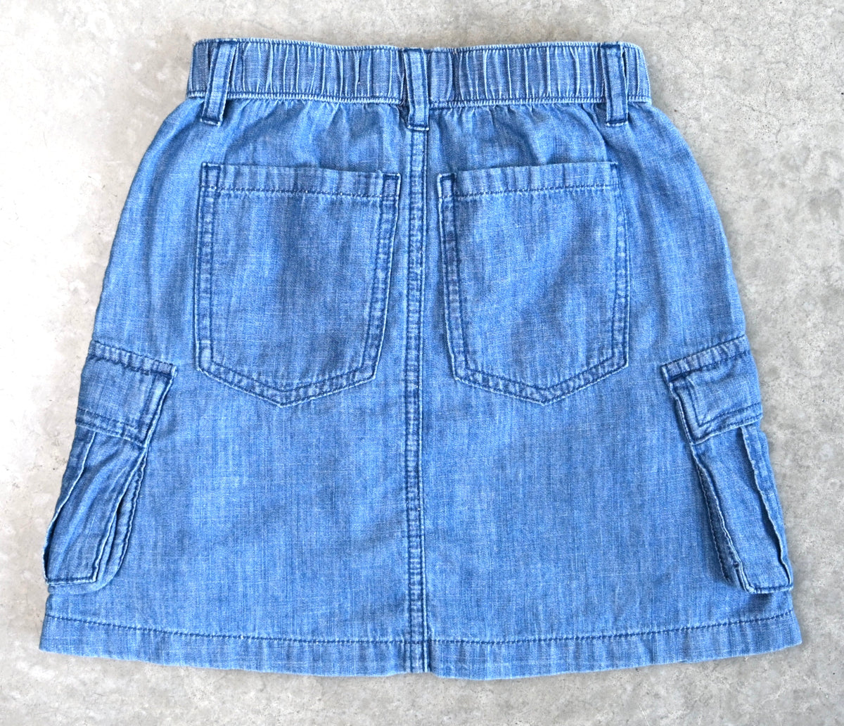 LOUCA Rock Rückendetail - hochwertige Denim Verarbeitung Kinderkleidung Himmelsfaden