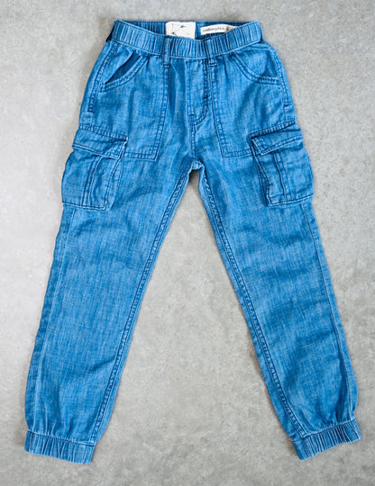 LOU Cargo Jeans Frontansicht - Kinder Denim Jogger mit Cargo Taschen