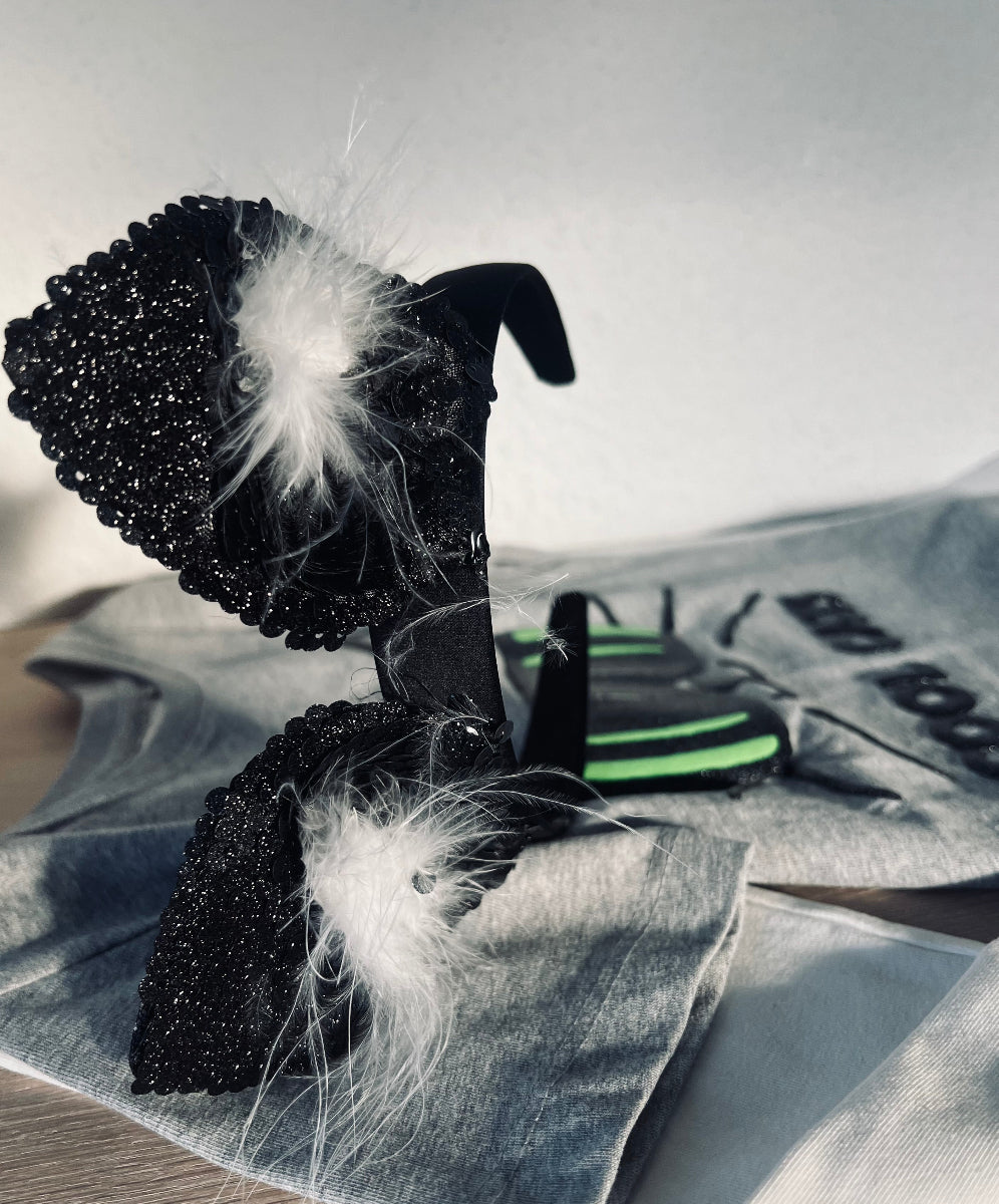 Seitenansicht Kinder-Katzenohren-Haarreif Halloween-Accessoire Himmelsfaden
